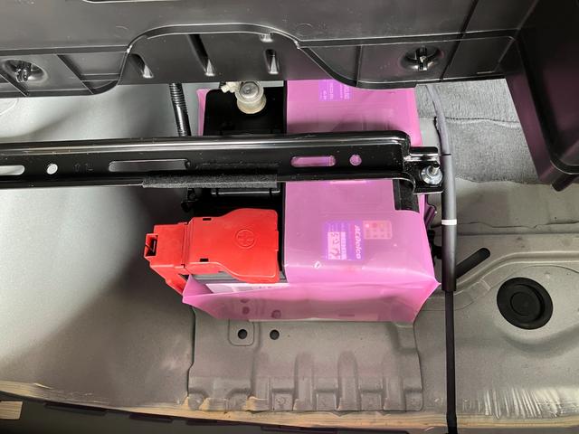 シエンタハイブリッドＧ　クエロ　コーナーセンサー　ワンセグナビトヨタセーフティセンス　コーナーセンサー　ワンセグナビ　Ｂｌｕｅｔｏｏｔｈ　バックカメラ　ＥＴＣ　前席シートヒーター　両側電動スライドドア　ＬＥＤ　オートエアコン　電動格納式ミラー　スマートキー（滋賀県）の中古車