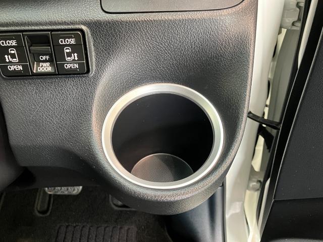 シエンタハイブリッドＧ　クエロ　コーナーセンサー　ワンセグナビトヨタセーフティセンス　コーナーセンサー　ワンセグナビ　Ｂｌｕｅｔｏｏｔｈ　バックカメラ　ＥＴＣ　前席シートヒーター　両側電動スライドドア　ＬＥＤ　オートエアコン　電動格納式ミラー　スマートキー（滋賀県）の中古車