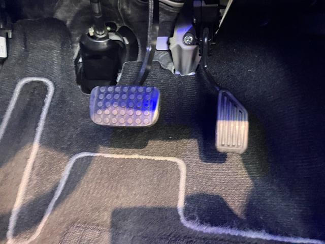 コペンＧＲスポーツ　ターボ　フルセグナビ　バックカメラ　ＬＥＤＧＲ専用サスペンション　フルセグナビ　ＤＶＤ再生　Ｂｌｕｅｔｏｏｔｈ　ＵＳＢ　バックカメラ　ＥＴＣ車載器　ＭＯＭＯ製ハンドル　パドルシフト　レカロシート　ＢＢＳ製アルミホイール　シートヒーター　ＬＥＤ（滋賀県）の中古車