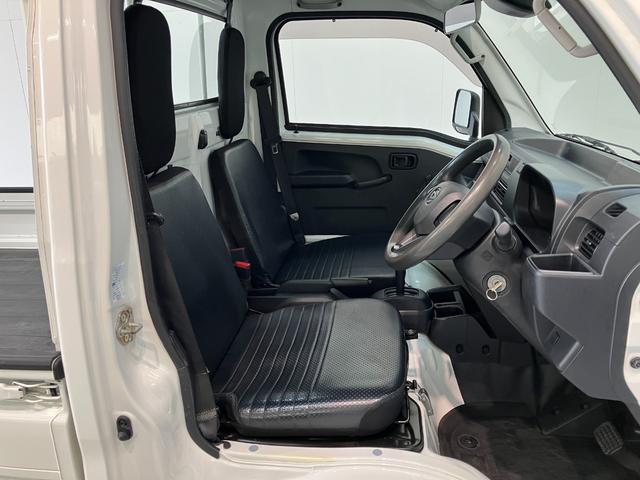 ハイゼットトラックスタンダード 4WD CVT コーナーセンサー 車検整備付衝突被害軽減ブレーキ コーナーセンサー パートタイム4WD AM/FMラジオ マニュアルエアコン マニュアルレベリング オートライト ゲートプロテクター 荷台マット(滋賀県)の中古車