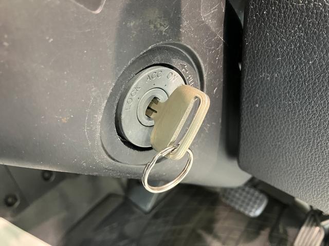 ハイゼットトラックスタンダード 4WD CVT コーナーセンサー 車検整備付衝突被害軽減ブレーキ コーナーセンサー パートタイム4WD AM/FMラジオ マニュアルエアコン マニュアルレベリング オートライト ゲートプロテクター 荷台マット(滋賀県)の中古車