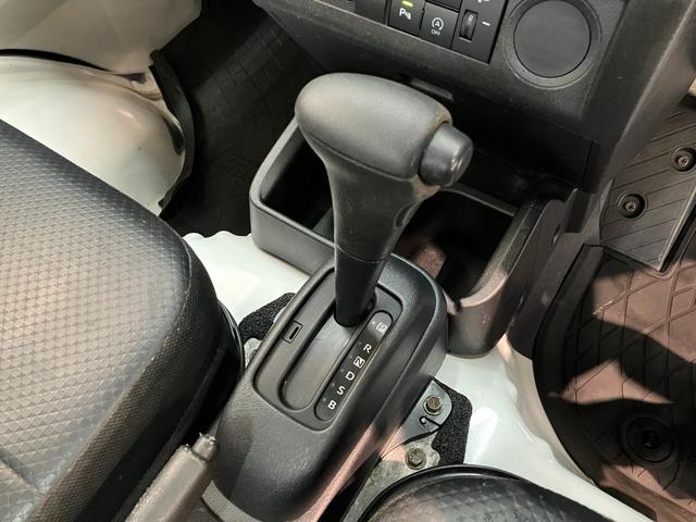 ハイゼットトラックスタンダード 4WD CVT コーナーセンサー 車検整備付衝突被害軽減ブレーキ コーナーセンサー パートタイム4WD AM/FMラジオ マニュアルエアコン マニュアルレベリング オートライト ゲートプロテクター 荷台マット(滋賀県)の中古車