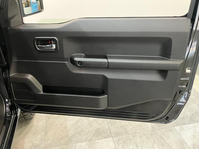 ジムニーＸＣ　５ＭＴ　ターボ　ディスプレイオーディオ　Ｒ／Ｔタイヤ衝突被害軽減ブレーキ　ディスプレイオーディオ　ＤＶＤ　Ｂｌｕｅｔｏｏｔｈ　ＵＳＢ　シートヒーター　クルーズコントロール　ダウンヒルアシストコントロール　スマートキー　ホワイトレターＲ／Ｔタイヤ（滋賀県）の中古車