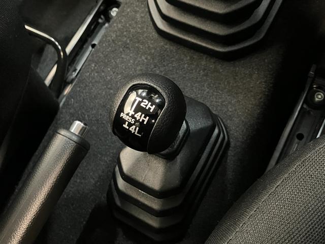 ジムニーＸＣ　５ＭＴ　ターボ　ディスプレイオーディオ　Ｒ／Ｔタイヤ衝突被害軽減ブレーキ　ディスプレイオーディオ　ＤＶＤ　Ｂｌｕｅｔｏｏｔｈ　ＵＳＢ　シートヒーター　クルーズコントロール　ダウンヒルアシストコントロール　スマートキー　ホワイトレターＲ／Ｔタイヤ（滋賀県）の中古車