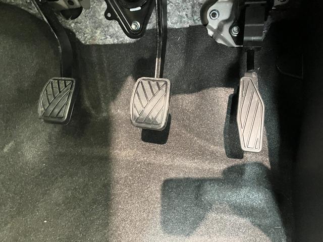 ジムニーＸＣ　５ＭＴ　ターボ　ディスプレイオーディオ　Ｒ／Ｔタイヤ衝突被害軽減ブレーキ　ディスプレイオーディオ　ＤＶＤ　Ｂｌｕｅｔｏｏｔｈ　ＵＳＢ　シートヒーター　クルーズコントロール　ダウンヒルアシストコントロール　スマートキー　ホワイトレターＲ／Ｔタイヤ（滋賀県）の中古車