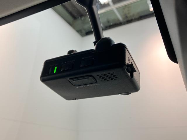 ハイゼットカーゴＤＸ　４ＷＤ　キーレス　前席パワーウインドウ　ドラレコ衝突被害軽減ブレーキ　スマアシ　コーナーセンサー　前席パワーウインドウ　ＡＭ／ＦＭステレオ　ドラレコ　両側スライドドア　パートタイム４ＷＤ　オートライト　マニュアルレベリング　キーレス　ＣＶＴ車（滋賀県）の中古車