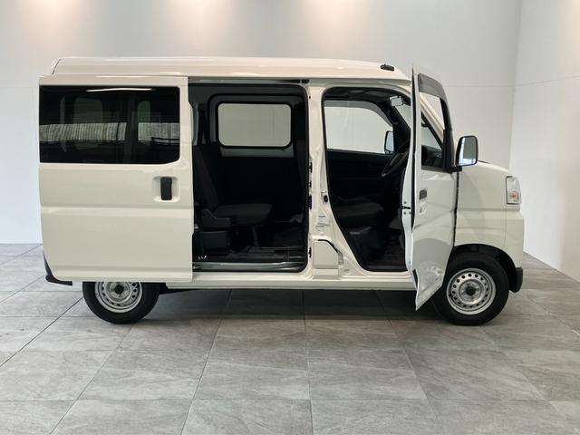 ハイゼットカーゴＤＸ　４ＷＤ　キーレス　前席パワーウインドウ　ドラレコ衝突被害軽減ブレーキ　スマアシ　コーナーセンサー　前席パワーウインドウ　ＡＭ／ＦＭステレオ　ドラレコ　両側スライドドア　パートタイム４ＷＤ　オートライト　マニュアルレベリング　キーレス　ＣＶＴ車（滋賀県）の中古車