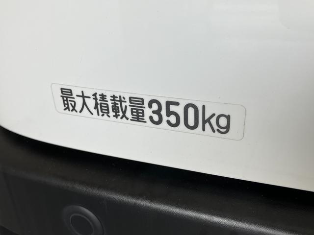 ハイゼットカーゴＤＸ　４ＷＤ　キーレス　前席パワーウインドウ　ドラレコ衝突被害軽減ブレーキ　スマアシ　コーナーセンサー　前席パワーウインドウ　ＡＭ／ＦＭステレオ　ドラレコ　両側スライドドア　パートタイム４ＷＤ　オートライト　マニュアルレベリング　キーレス　ＣＶＴ車（滋賀県）の中古車