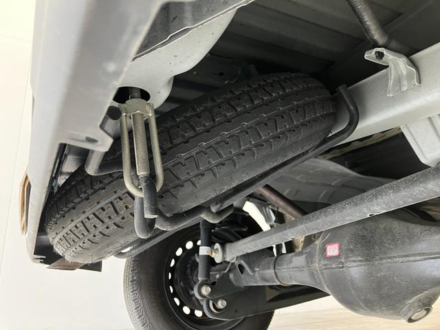 ハイゼットカーゴＤＸ　４ＷＤ　キーレス　前席パワーウインドウ　ドラレコ衝突被害軽減ブレーキ　スマアシ　コーナーセンサー　前席パワーウインドウ　ＡＭ／ＦＭステレオ　ドラレコ　両側スライドドア　パートタイム４ＷＤ　オートライト　マニュアルレベリング　キーレス　ＣＶＴ車（滋賀県）の中古車