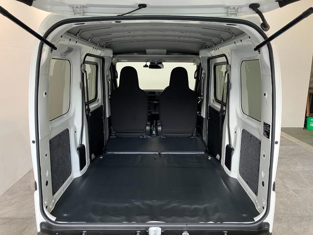 ハイゼットカーゴＤＸ　４ＷＤ　キーレス　前席パワーウインドウ　ドラレコ衝突被害軽減ブレーキ　スマアシ　コーナーセンサー　前席パワーウインドウ　ＡＭ／ＦＭステレオ　ドラレコ　両側スライドドア　パートタイム４ＷＤ　オートライト　マニュアルレベリング　キーレス　ＣＶＴ車（滋賀県）の中古車