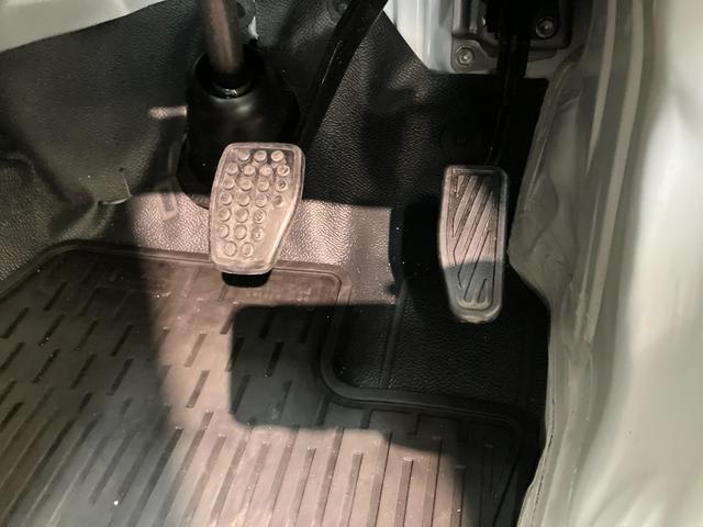 ハイゼットカーゴＤＸ　４ＷＤ　キーレス　前席パワーウインドウ　ドラレコ衝突被害軽減ブレーキ　スマアシ　コーナーセンサー　前席パワーウインドウ　ＡＭ／ＦＭステレオ　ドラレコ　両側スライドドア　パートタイム４ＷＤ　オートライト　マニュアルレベリング　キーレス　ＣＶＴ車（滋賀県）の中古車