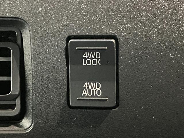 ハイゼットカーゴＤＸ　４ＷＤ　ＣＶＴ車　コーナーセンサー　ドラレコ　キーレス衝突被害軽減ブレーキ　コーナーセンサー　前席パワーウインドウ　ＡＭ／ＦＭステレオ　ドラレコ　両側スライドドア　オートライト　マニュアルレベリング　パートタイム４ＷＤ（滋賀県）の中古車