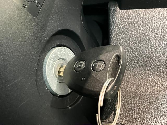 ハイゼットカーゴＤＸ　４ＷＤ　ＣＶＴ車　コーナーセンサー　ドラレコ　キーレス衝突被害軽減ブレーキ　コーナーセンサー　前席パワーウインドウ　ＡＭ／ＦＭステレオ　ドラレコ　両側スライドドア　オートライト　マニュアルレベリング　パートタイム４ＷＤ（滋賀県）の中古車