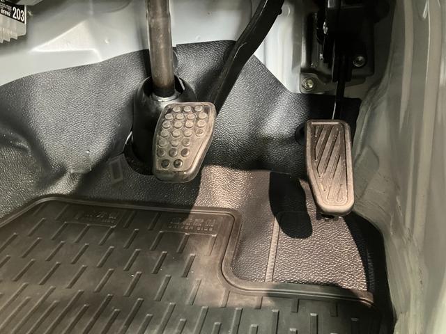 ハイゼットカーゴＤＸ　４ＷＤ　ＣＶＴ車　コーナーセンサー　ドラレコ　キーレス衝突被害軽減ブレーキ　コーナーセンサー　前席パワーウインドウ　ＡＭ／ＦＭステレオ　ドラレコ　両側スライドドア　オートライト　マニュアルレベリング　パートタイム４ＷＤ（滋賀県）の中古車