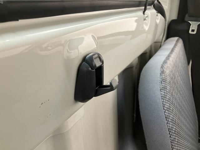 ハイゼットトラックエアコン・パワステ　スペシャル　４ＷＤ　ＡＴ車　ＥＴＣ付Ａ／Ｔ　ＡＭ／ＦＭラジオ　ＥＴＣ　４枚リーフスプリング　マニュアルレベリング　荷台マット　ゲートプロテクター（滋賀県）の中古車