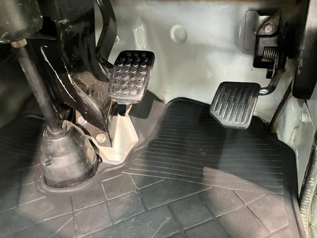ハイゼットトラックエアコン・パワステ　スペシャル　４ＷＤ　ＡＴ車　ＥＴＣ付Ａ／Ｔ　ＡＭ／ＦＭラジオ　ＥＴＣ　４枚リーフスプリング　マニュアルレベリング　荷台マット　ゲートプロテクター（滋賀県）の中古車