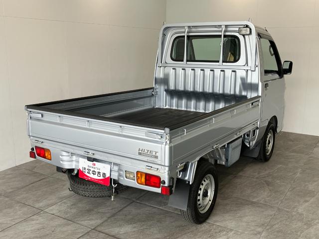 ハイゼットトラックエアコン・パワステスペシャルＶＳ　４ＷＤ　５ＭＴ　車検整備付エアコン　パワステ　ＡＭ／ＦＭラジオ　荷台作業灯　ゲートプロテクター　荷台マット　バッテリーカバー　パートタイム４ＷＤ　５速マニュアルミッション車　タイヤ４本新品交換済み（滋賀県）の中古車