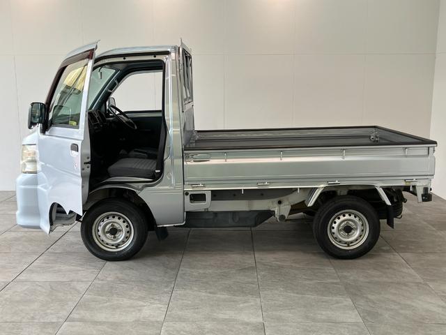 ハイゼットトラックエアコン・パワステスペシャルＶＳ　４ＷＤ　５ＭＴ　車検整備付エアコン　パワステ　ＡＭ／ＦＭラジオ　荷台作業灯　ゲートプロテクター　荷台マット　バッテリーカバー　パートタイム４ＷＤ　５速マニュアルミッション車　タイヤ４本新品交換済み（滋賀県）の中古車