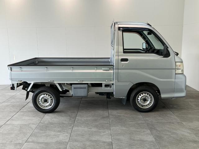 ハイゼットトラックエアコン・パワステスペシャルＶＳ　４ＷＤ　５ＭＴ　車検整備付エアコン　パワステ　ＡＭ／ＦＭラジオ　荷台作業灯　ゲートプロテクター　荷台マット　バッテリーカバー　パートタイム４ＷＤ　５速マニュアルミッション車　タイヤ４本新品交換済み（滋賀県）の中古車