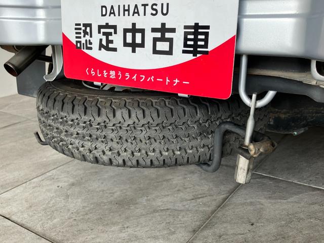 ハイゼットトラックエアコン・パワステスペシャルＶＳ　４ＷＤ　５ＭＴ　車検整備付エアコン　パワステ　ＡＭ／ＦＭラジオ　荷台作業灯　ゲートプロテクター　荷台マット　バッテリーカバー　パートタイム４ＷＤ　５速マニュアルミッション車　タイヤ４本新品交換済み（滋賀県）の中古車