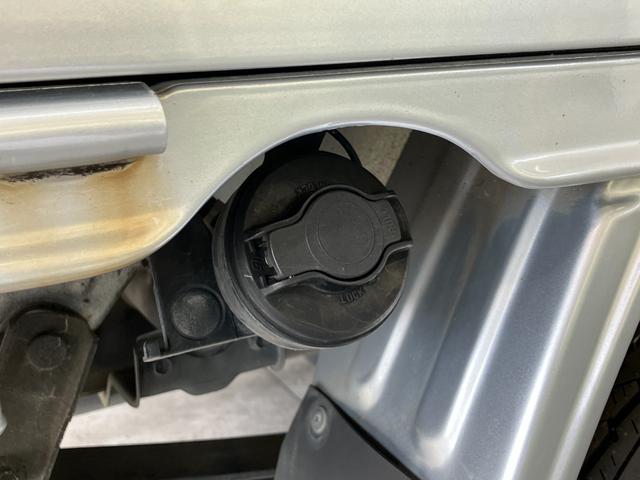 ハイゼットトラックエアコン・パワステスペシャルＶＳ　４ＷＤ　５ＭＴ　車検整備付エアコン　パワステ　ＡＭ／ＦＭラジオ　荷台作業灯　ゲートプロテクター　荷台マット　バッテリーカバー　パートタイム４ＷＤ　５速マニュアルミッション車　タイヤ４本新品交換済み（滋賀県）の中古車