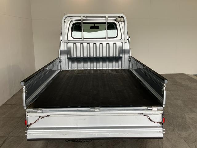 ハイゼットトラックエアコン・パワステスペシャルＶＳ　４ＷＤ　５ＭＴ　車検整備付エアコン　パワステ　ＡＭ／ＦＭラジオ　荷台作業灯　ゲートプロテクター　荷台マット　バッテリーカバー　パートタイム４ＷＤ　５速マニュアルミッション車　タイヤ４本新品交換済み（滋賀県）の中古車