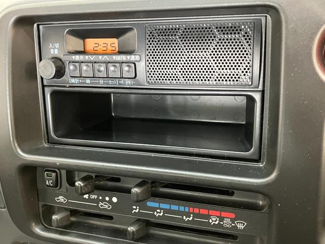 ハイゼットトラックエアコン・パワステスペシャルＶＳ　４ＷＤ　５ＭＴ　車検整備付エアコン　パワステ　ＡＭ／ＦＭラジオ　荷台作業灯　ゲートプロテクター　荷台マット　バッテリーカバー　パートタイム４ＷＤ　５速マニュアルミッション車　タイヤ４本新品交換済み（滋賀県）の中古車