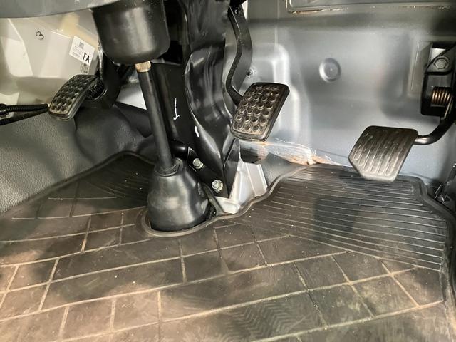 ハイゼットトラックエアコン・パワステスペシャルＶＳ　４ＷＤ　５ＭＴ　車検整備付エアコン　パワステ　ＡＭ／ＦＭラジオ　荷台作業灯　ゲートプロテクター　荷台マット　バッテリーカバー　パートタイム４ＷＤ　５速マニュアルミッション車　タイヤ４本新品交換済み（滋賀県）の中古車