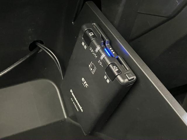 ヴェゼルＸ・ホンダセンシング　フルセグナビ　バックカメラ　クルコンフルセグナビ　ＤＶＤ再生　Ｂｌｕｅｔｏｏｔｈ　ＵＳＢ　バックカメラ　ドラレコ　ＥＴＣ　ＬＥＤ　オートライト　オートエアコン　レーダークルーズコントロール　スマートキー　エコアイドル（滋賀県）の中古車