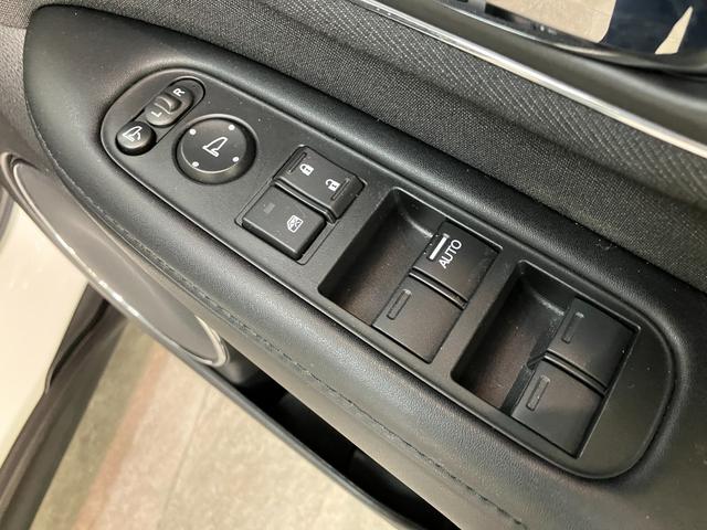 ヴェゼルＸ・ホンダセンシング　フルセグナビ　バックカメラ　クルコンフルセグナビ　ＤＶＤ再生　Ｂｌｕｅｔｏｏｔｈ　ＵＳＢ　バックカメラ　ドラレコ　ＥＴＣ　ＬＥＤ　オートライト　オートエアコン　レーダークルーズコントロール　スマートキー　エコアイドル（滋賀県）の中古車