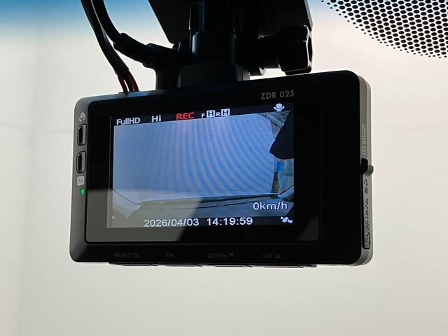 ヴェゼルＸ・ホンダセンシング　フルセグナビ　バックカメラ　クルコンフルセグナビ　ＤＶＤ再生　Ｂｌｕｅｔｏｏｔｈ　ＵＳＢ　バックカメラ　ドラレコ　ＥＴＣ　ＬＥＤ　オートライト　オートエアコン　レーダークルーズコントロール　スマートキー　エコアイドル（滋賀県）の中古車