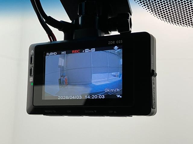 ヴェゼルＸ・ホンダセンシング　フルセグナビ　バックカメラ　クルコンフルセグナビ　ＤＶＤ再生　Ｂｌｕｅｔｏｏｔｈ　ＵＳＢ　バックカメラ　ドラレコ　ＥＴＣ　ＬＥＤ　オートライト　オートエアコン　レーダークルーズコントロール　スマートキー　エコアイドル（滋賀県）の中古車