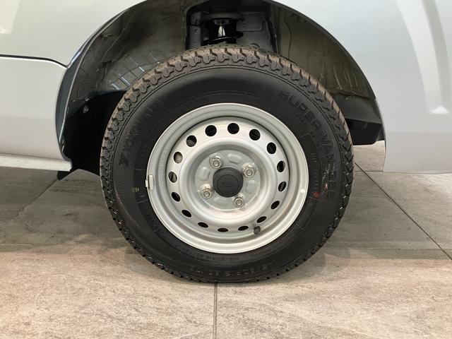 ハイゼットトラックスタンダード　パートタイム４ＷＤ　５ＭＴ　コーナーセンサー衝突被害軽減ブレーキ　コーナーセンサー　パートタイム４ＷＤ　ＡＭ／ＦＭラジオ　マニュアルエアコン　マニュアルレベリング　エコアイドル　ゲートプロテクター　荷台ゴムマット（滋賀県）の中古車