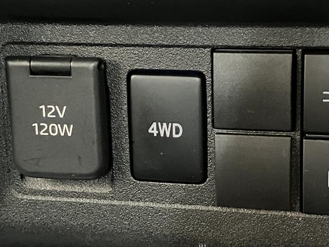 ハイゼットトラックスタンダード　パートタイム４ＷＤ　５ＭＴ　コーナーセンサー衝突被害軽減ブレーキ　コーナーセンサー　パートタイム４ＷＤ　ＡＭ／ＦＭラジオ　マニュアルエアコン　マニュアルレベリング　エコアイドル　ゲートプロテクター　荷台ゴムマット（滋賀県）の中古車