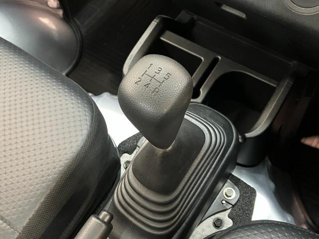 ハイゼットトラックスタンダード　パートタイム４ＷＤ　５ＭＴ　コーナーセンサー衝突被害軽減ブレーキ　コーナーセンサー　パートタイム４ＷＤ　ＡＭ／ＦＭラジオ　マニュアルエアコン　マニュアルレベリング　エコアイドル　ゲートプロテクター　荷台ゴムマット（滋賀県）の中古車