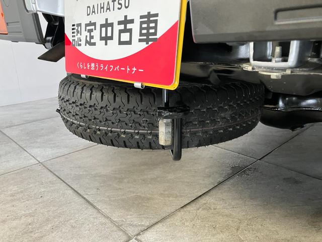 ハイゼットトラックスタンダード　パートタイム４ＷＤ　５ＭＴ　コーナーセンサー衝突被害軽減ブレーキ　コーナーセンサー　パートタイム４ＷＤ　ＡＭ／ＦＭラジオ　マニュアルエアコン　マニュアルレベリング　エコアイドル　ゲートプロテクター　荷台ゴムマット（滋賀県）の中古車