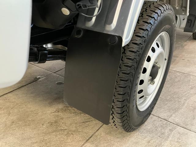 ハイゼットトラックスタンダード　パートタイム４ＷＤ　５ＭＴ　コーナーセンサー衝突被害軽減ブレーキ　コーナーセンサー　パートタイム４ＷＤ　ＡＭ／ＦＭラジオ　マニュアルエアコン　マニュアルレベリング　エコアイドル　ゲートプロテクター　荷台ゴムマット（滋賀県）の中古車