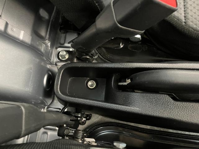 ハイゼットトラックスタンダード　パートタイム４ＷＤ　５ＭＴ　コーナーセンサー衝突被害軽減ブレーキ　コーナーセンサー　パートタイム４ＷＤ　ＡＭ／ＦＭラジオ　マニュアルエアコン　マニュアルレベリング　エコアイドル　ゲートプロテクター　荷台ゴムマット（滋賀県）の中古車