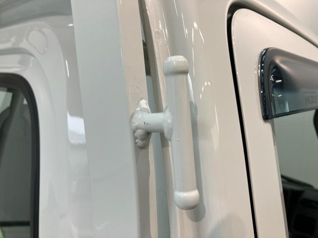 ハイゼットトラックスタンダードＳＡ３ｔ　５ＭＴ　４ＷＤ　ＬＥＤ　車検整備付衝突被害軽減ブレーキ　パートタイム４ＷＤ　５速マニュアルミッション車　ＡＭ／ＦＭラジオ　ドラレコ　マニュアルエアコン　マニュアルレベリング　ＬＥＤヘッドライト　タイヤ４本新品交換済み（滋賀県）の中古車