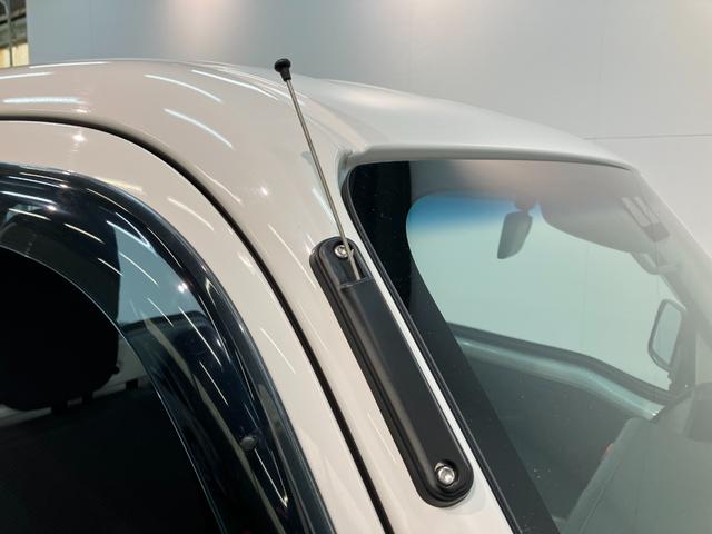 ハイゼットトラックスタンダードＳＡ３ｔ　５ＭＴ　４ＷＤ　ＬＥＤ　車検整備付衝突被害軽減ブレーキ　パートタイム４ＷＤ　５速マニュアルミッション車　ＡＭ／ＦＭラジオ　ドラレコ　マニュアルエアコン　マニュアルレベリング　ＬＥＤヘッドライト　タイヤ４本新品交換済み（滋賀県）の中古車