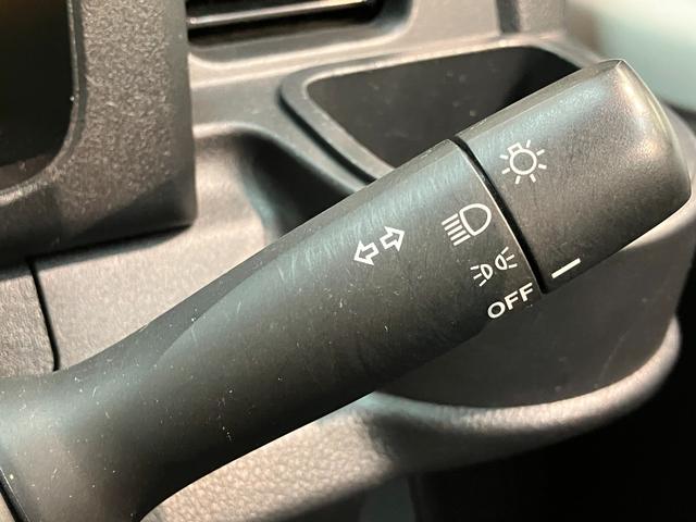 ハイゼットトラックスタンダードＳＡ３ｔ　５ＭＴ　４ＷＤ　ＬＥＤ　車検整備付衝突被害軽減ブレーキ　パートタイム４ＷＤ　５速マニュアルミッション車　ＡＭ／ＦＭラジオ　ドラレコ　マニュアルエアコン　マニュアルレベリング　ＬＥＤヘッドライト　タイヤ４本新品交換済み（滋賀県）の中古車