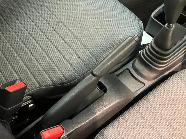 ハイゼットトラックスタンダードＳＡ３ｔ　５ＭＴ　４ＷＤ　ＬＥＤ　車検整備付衝突被害軽減ブレーキ　パートタイム４ＷＤ　５速マニュアルミッション車　ＡＭ／ＦＭラジオ　ドラレコ　マニュアルエアコン　マニュアルレベリング　ＬＥＤヘッドライト　タイヤ４本新品交換済み（滋賀県）の中古車