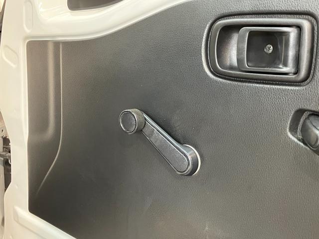 ハイゼットトラックスタンダードＳＡ３ｔ　５ＭＴ　４ＷＤ　ＬＥＤ　車検整備付衝突被害軽減ブレーキ　パートタイム４ＷＤ　５速マニュアルミッション車　ＡＭ／ＦＭラジオ　ドラレコ　マニュアルエアコン　マニュアルレベリング　ＬＥＤヘッドライト　タイヤ４本新品交換済み（滋賀県）の中古車