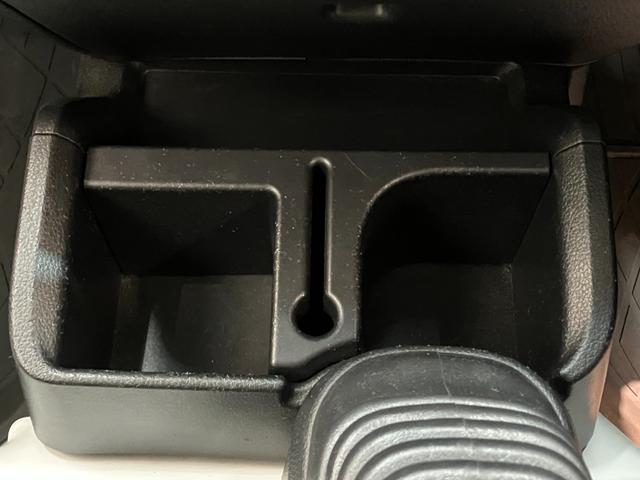 ハイゼットトラックスタンダードＳＡ３ｔ　５ＭＴ　４ＷＤ　ＬＥＤ　車検整備付衝突被害軽減ブレーキ　パートタイム４ＷＤ　５速マニュアルミッション車　ＡＭ／ＦＭラジオ　ドラレコ　マニュアルエアコン　マニュアルレベリング　ＬＥＤヘッドライト　タイヤ４本新品交換済み（滋賀県）の中古車