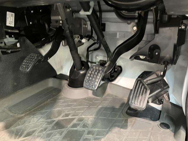 ハイゼットトラックスタンダードＳＡ３ｔ　５ＭＴ　４ＷＤ　ＬＥＤ　車検整備付衝突被害軽減ブレーキ　パートタイム４ＷＤ　５速マニュアルミッション車　ＡＭ／ＦＭラジオ　ドラレコ　マニュアルエアコン　マニュアルレベリング　ＬＥＤヘッドライト　タイヤ４本新品交換済み（滋賀県）の中古車