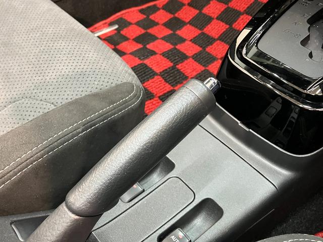 コペンＧＲスポーツ　フルセグナビ　前後ドラレコ　レカロ　ＢＢＳＧＲ専用サスペンション　フルセグナビ　バックカメラ　ＤＶＤ　Ｂｌｕｅｔｏｏｔｈ　ＵＳＢ　ドラレコ　ＭＯＭＯハンドル　パドルシフト　レカロシート　ＢＢＳアルミ　シートヒーター　ルーフカーボンラッピング（滋賀県）の中古車