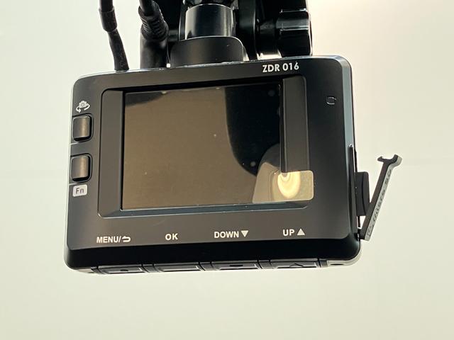 コペンＧＲスポーツ　フルセグナビ　前後ドラレコ　レカロ　ＢＢＳＧＲ専用サスペンション　フルセグナビ　バックカメラ　ＤＶＤ　Ｂｌｕｅｔｏｏｔｈ　ＵＳＢ　ドラレコ　ＭＯＭＯハンドル　パドルシフト　レカロシート　ＢＢＳアルミ　シートヒーター　ルーフカーボンラッピング（滋賀県）の中古車