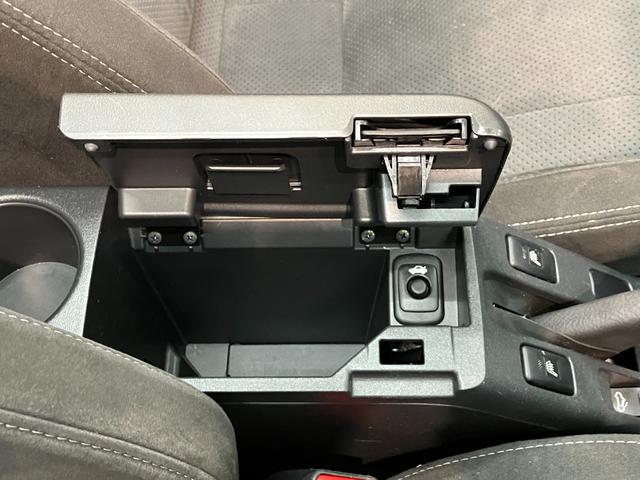 コペンＧＲスポーツ　フルセグナビ　前後ドラレコ　レカロ　ＢＢＳＧＲ専用サスペンション　フルセグナビ　バックカメラ　ＤＶＤ　Ｂｌｕｅｔｏｏｔｈ　ＵＳＢ　ドラレコ　ＭＯＭＯハンドル　パドルシフト　レカロシート　ＢＢＳアルミ　シートヒーター　ルーフカーボンラッピング（滋賀県）の中古車