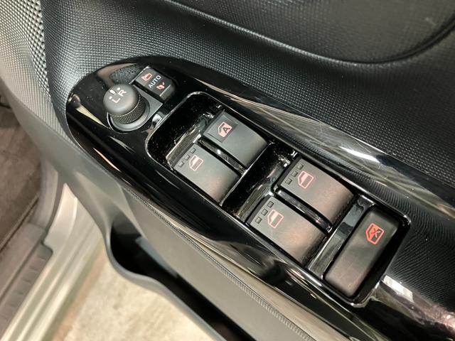 ムーヴキャンバスＧメイクアップＳＡ２　４ＷＤ　フルセグナビ　両側パワスラ衝突被害軽減ブレーキ　フルセグナビ　ＤＶＤ再生　Ｂｌｕｅｔｏｏｔｈ　ＵＳＢ　ＥＴＣ　両側電動スライドドア　ＬＥＤ　オートライト　オートエアコン　スマートキー　電動格納式ミラー　エコアイドル　４ＷＤ（滋賀県）の中古車