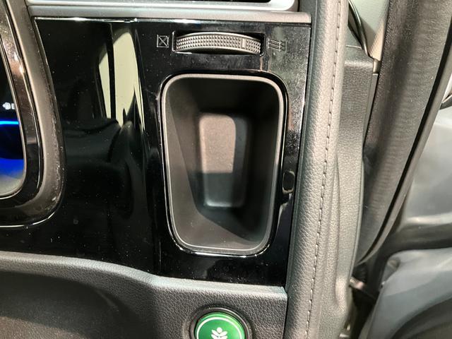 シャトルハイブリッドＸ　フルセグナビ　バックカメラ　車検整備付フルセグナビ　ＤＶＤ再生　Ｂｌｕｅｔｏｏｔｈ　バックカメラ　ＥＴＣ　ＬＥＤ　オートライト　オートエアコン　クルーズコントロール　パドルシフト　スマートキー　電動格納式ミラー　エコアイドル（滋賀県）の中古車